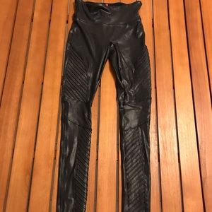 XS faux leather Spanx leggings